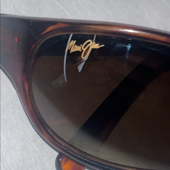 Maui Jim Women\'s Tortoise Shell Frame Sunglasses with Brown Lenses with case main image 7